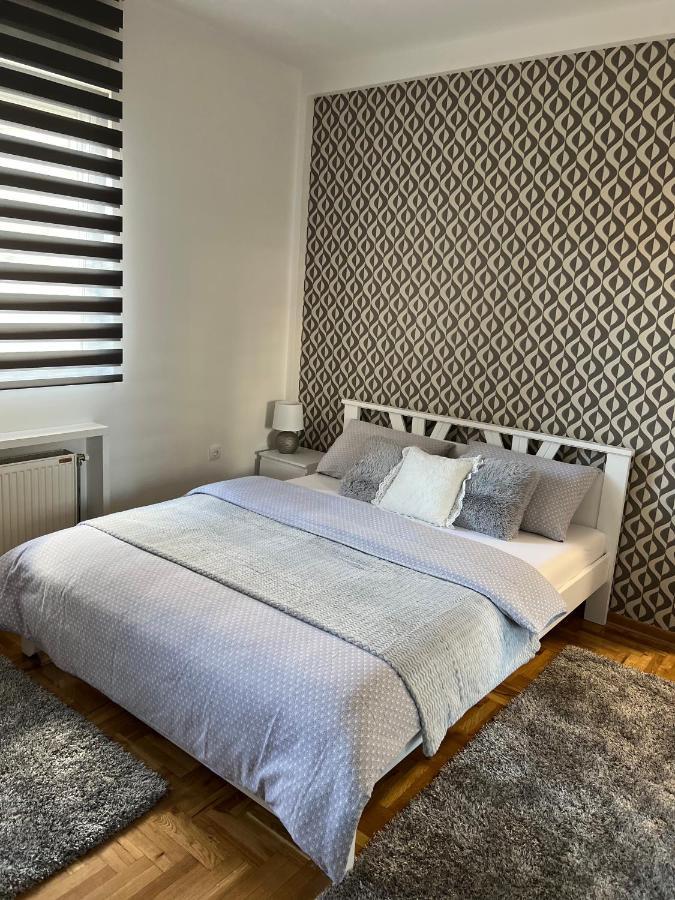 Centar Ns2 Apartment โนวีซาด ภายนอก รูปภาพ